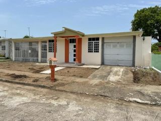 Foreclosed Home - G 5 Calle 1 Urb Luchetti 1, 00698
