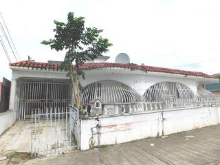 Foreclosed Home - B8 Calle 27 Bayamon Gardens, 00957