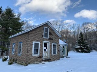 Foreclosed Home - 30 Chestnut St, 01238