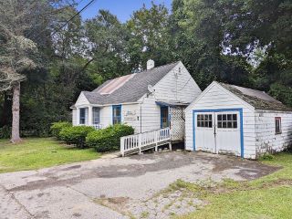 Foreclosed Home - 1 ELMWOOD AVE, 01527