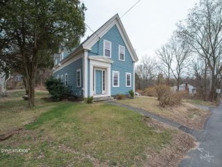 Foreclosed Home - 1 W Main St, 01748