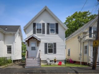 Foreclosed Home - 4 BROOKLINE AVE, 01902
