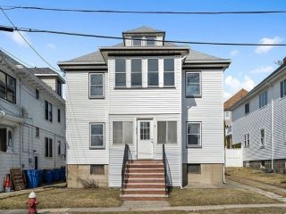 Foreclosed Home - 8 EDGEHILL RD, 02152