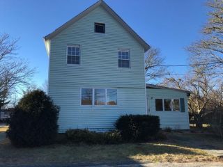 Foreclosed Home - 10 Old Onset Road, 02538
