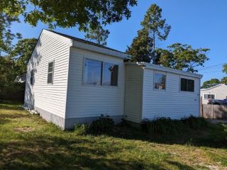 Foreclosed Home - 12 HOWARD ST, 02571