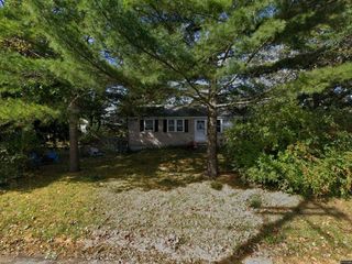 Foreclosed Home - 35 PINENEEDLE LN, 02601