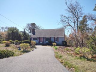 Foreclosed Home - 933 QUEEN ANNE RD, 02645