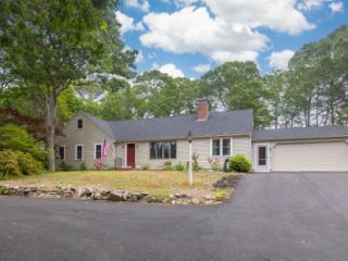Foreclosed Home - 1351 OLD POST RD, 02648