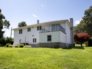 Foreclosed Home - 7 HYACINTH ST, 02720