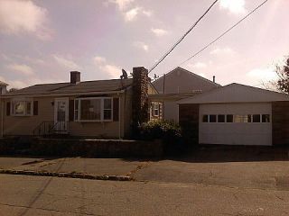 Foreclosed Home - 194 AQUIDNECK ST, 02744