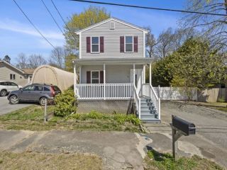Foreclosed Home - 40 GIFFORD AVE, 02747