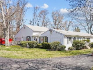 Foreclosed Home - 1062 TAUNTON AVE, 02771