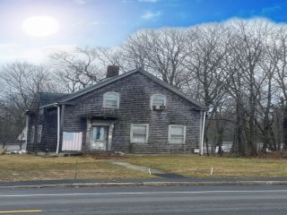 Foreclosed Home - 424 WINTHROP ST, 02780