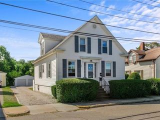 Foreclosed Home - 32 WASHINGTON ST, 02809
