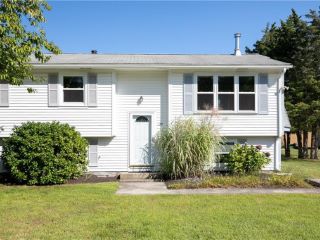 Foreclosed Home - 30 STEAMBOAT ST, 02835