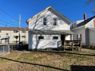 Foreclosed Home - 11 JEFFERS ST, 02860