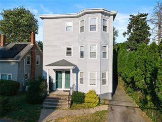 Foreclosed Home - 135 KENYON AVE, 02861