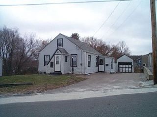 Foreclosed Home - 216 BERTENSHAW RD, 02895