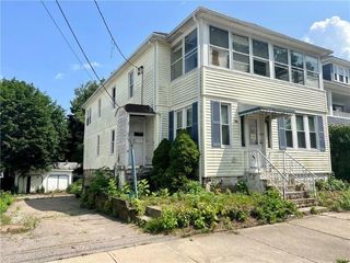 Foreclosed Home - 658 GROVE ST, 02895