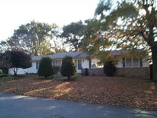 Foreclosed Home - 52 WOODHAVEN BLVD, 02911