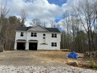 Foreclosed Home - 1 WINDING HOLLOW RD, 03031