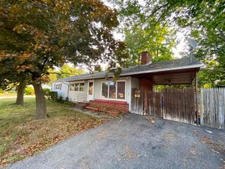 Foreclosed Home - 160 South Porter Street, 03103