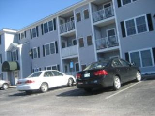 Foreclosed Home - 40 Eastern Ave # 10, 03104