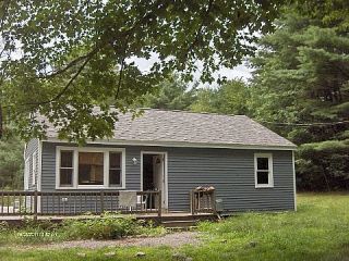 Foreclosed Home - 411 W SHORE RD, 03222