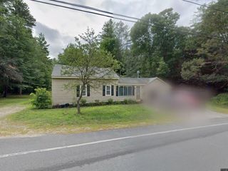 Foreclosed Home - 1401 MAPLE ST, 03229
