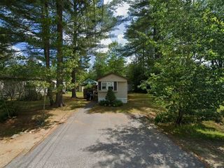 Foreclosed Home - 129 SHERWOOD DR, 03276