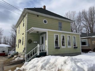 Foreclosed Home - 807 KENT ST, 03570