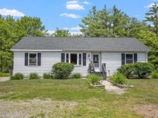 Foreclosed Home - 82 PARADISE RD, 03773