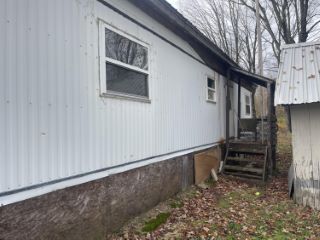 Foreclosed Home - 9 MARY TURNER RD, 04290