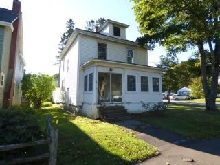 Foreclosed Home - 12 14TH ST, 04401