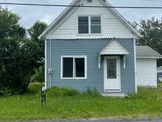 Foreclosed Home - 872 MAIN ST, 04756