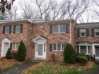 Foreclosed Home - 81 Tunxis Vlg, 06032
