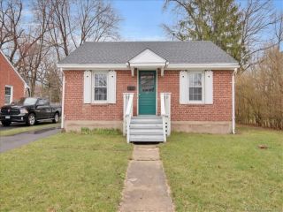 Foreclosed Home - 27 ESSEX ST, 06040