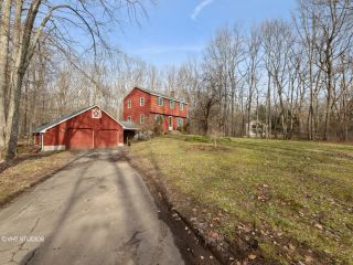 Foreclosed Home - 78 School Rd, 06043