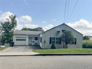 Foreclosed Home - 93 NAMEAUG AVE, 06320