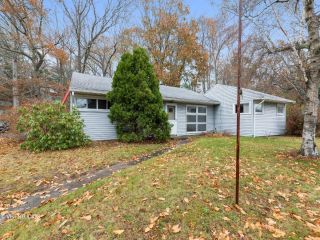 Foreclosed Home - 136 High Rock Rd, 06340