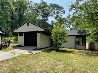 Foreclosed Home - 561 MOHEGAN AVENUE PKWY, 06375
