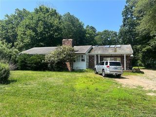 Foreclosed Home - 406 LIBERTY ST, 06379