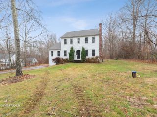 Foreclosed Home - 19 Jacobson Farm Rd, 06424