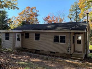 Foreclosed Home - 526 LAKE DR, 06437