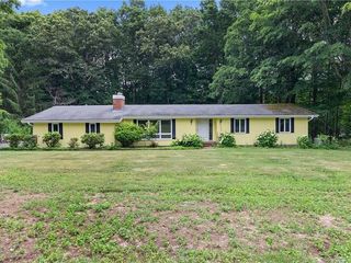 Foreclosed Home - 399 NORTONTOWN RD, 06437