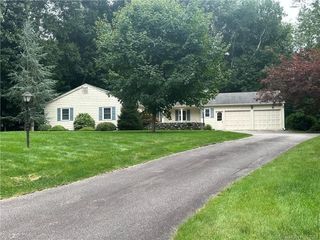 Foreclosed Home - 12 FAIRFIELD PL, 06443