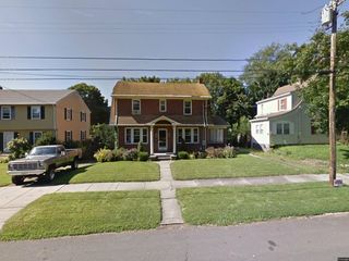 Foreclosed Home - 152 BUCKINGHAM ST, 06451