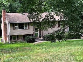 Foreclosed Home - 40 PINE KNOB TER, 06461