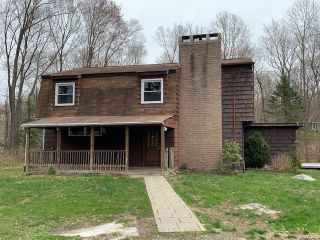 Foreclosed Home - 144 Quaker Farms Rd, 06478