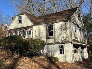 Foreclosed Home - 24 TRAP FALLS RD, 06484